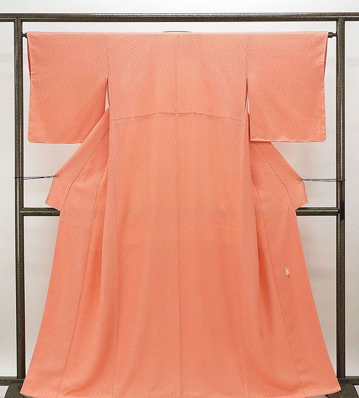色無地 未着用 正絹 紅桜 コーラルピンク色 身丈161cm 裄丈64.5cm 色無地 新古品 着物 a0901
