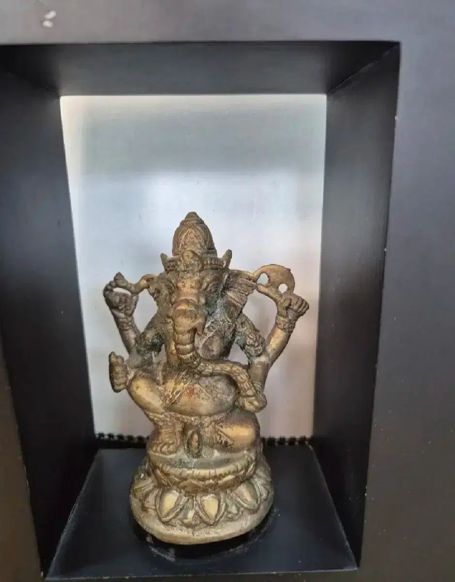 象の頭 知恵の 運と 開始 象徴する ギネシャ像