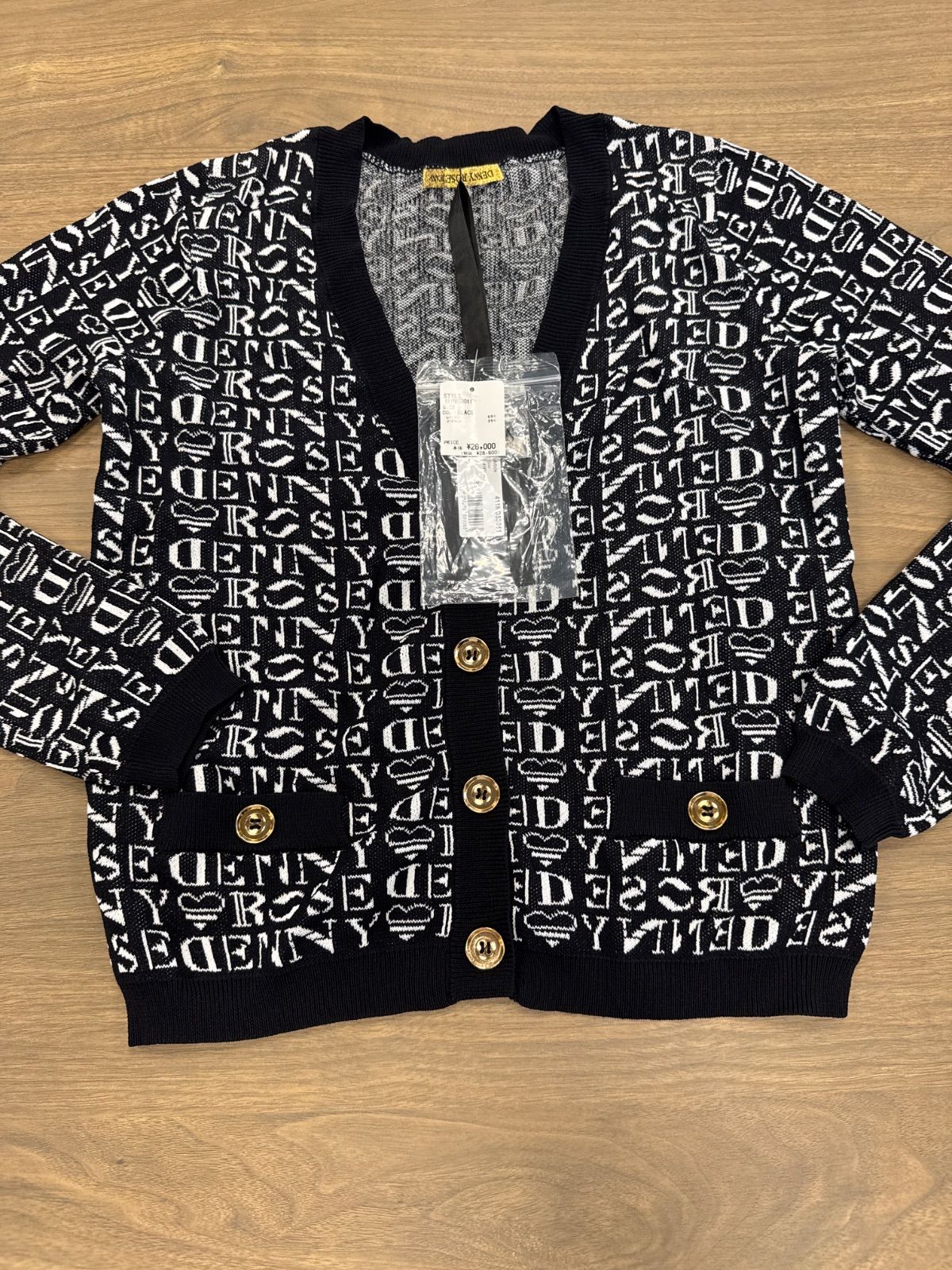【新品】DENNY ROSE デニーローズロゴポイント羽織ニットカーディガン デニーローズ DENNY ROSE ロゴポイント羽織ニット （BLACK