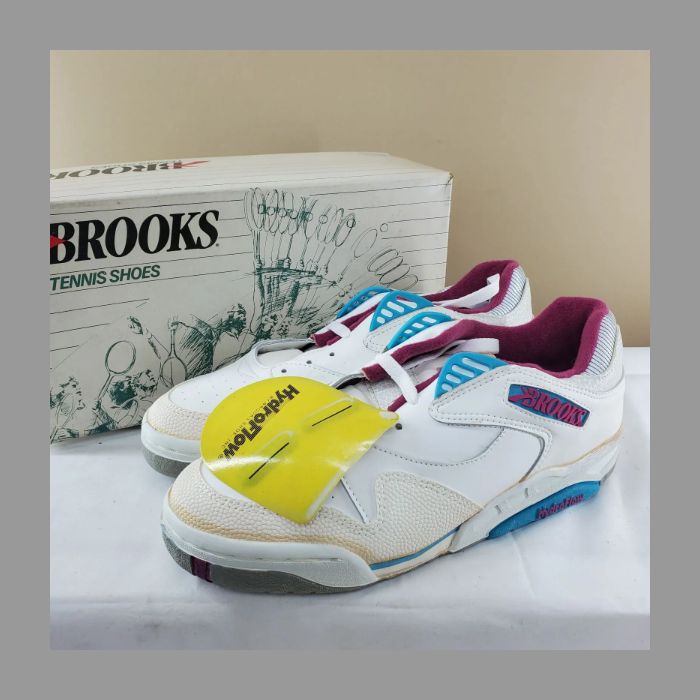 [デッドストック]昭和レトロ✴︎ヴィンテージ　シェル　コンパクト　化粧コンパクト デッドストック]昭和レトロ✴︎ヴィンテージ シェル コンパクト