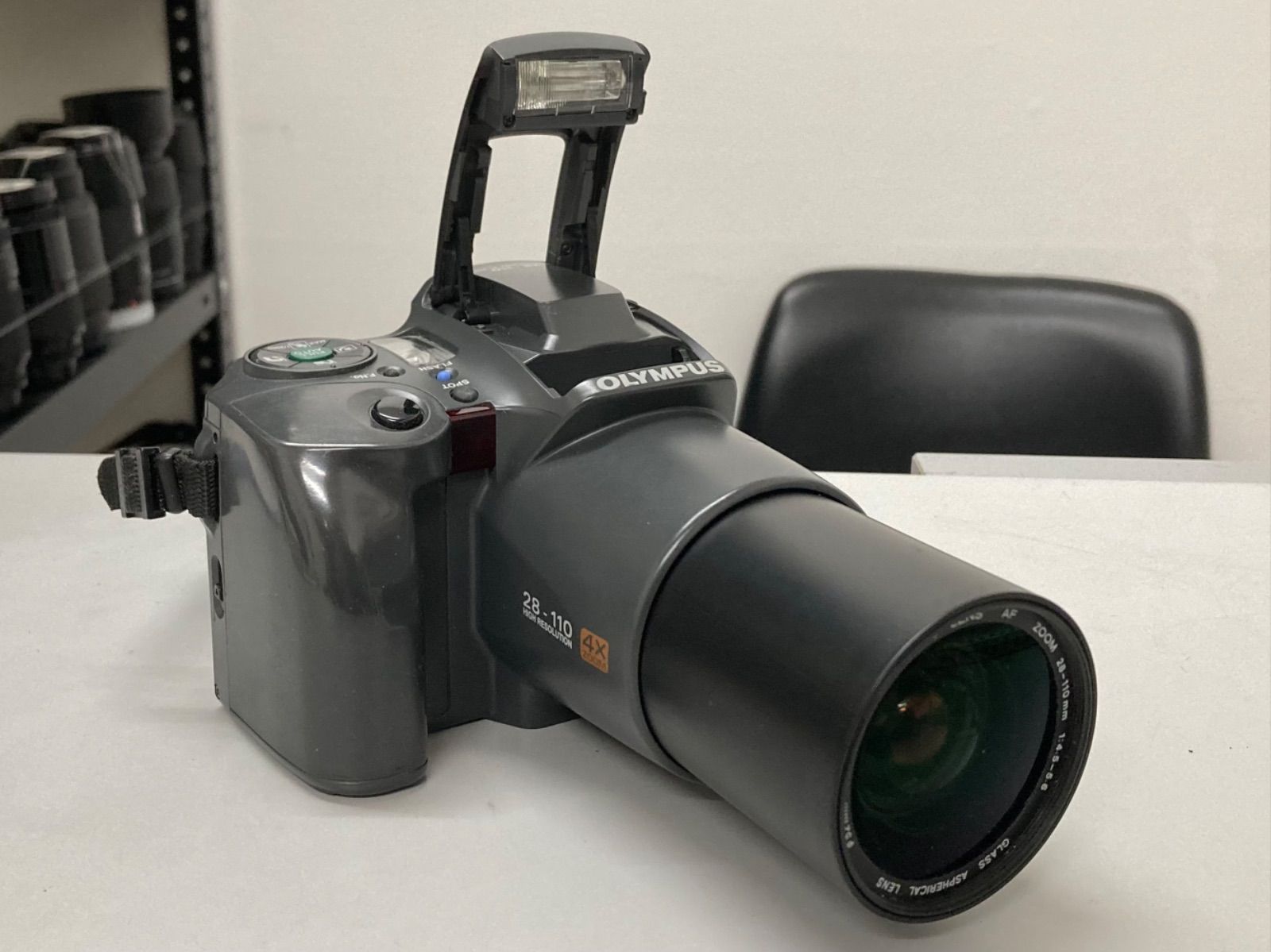 OLYMPUS L-10 28-110mm フィルムカメラ ストラップ付き - フィルムカメラ