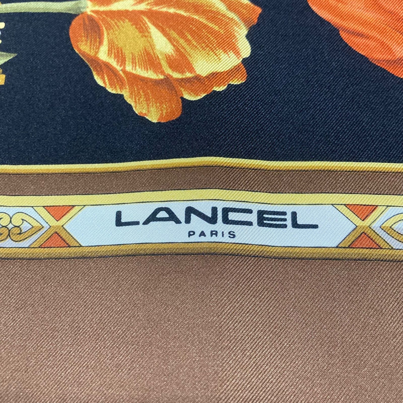 11-19.イタリア製 LANCEL バッグと花瓶の花プリント シルクスカーフ - メルカリ