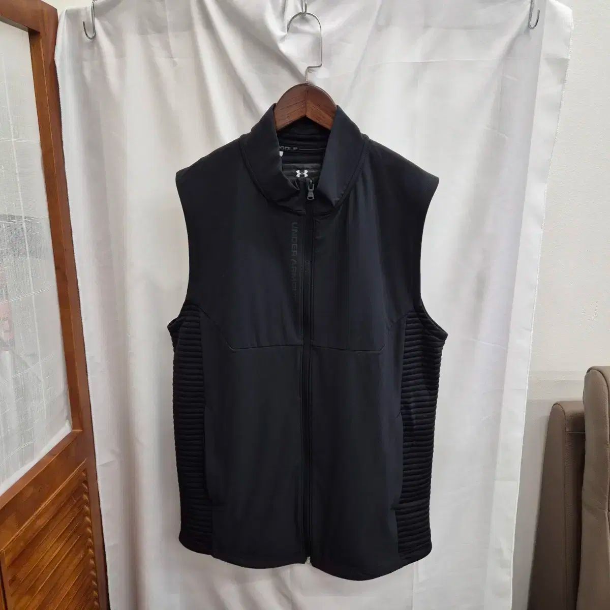 【雷市場（ポンジャン）商品韓国直送】 UNDER ARMOUR(アンダーアーマー) ゴルフ ジップアップ ベスト XL