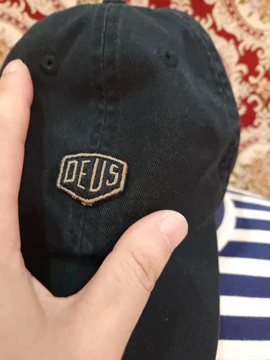 DEUS