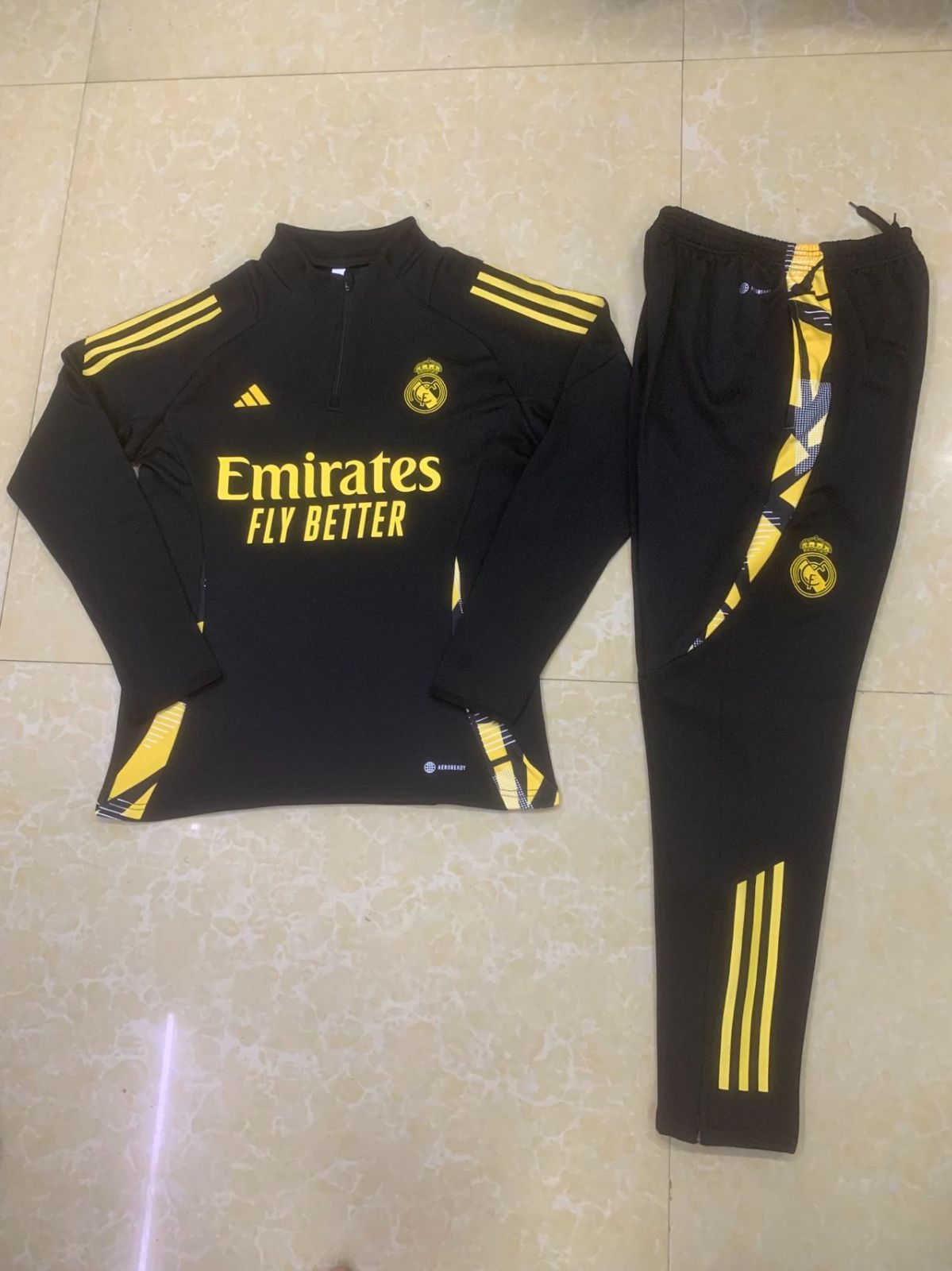 レアルマドリード　ドリルトップ　ジャージ　セットアップ　Mサイズ　CR7 24-25 レアルマドリード ドリルトップ トレーニングウェア