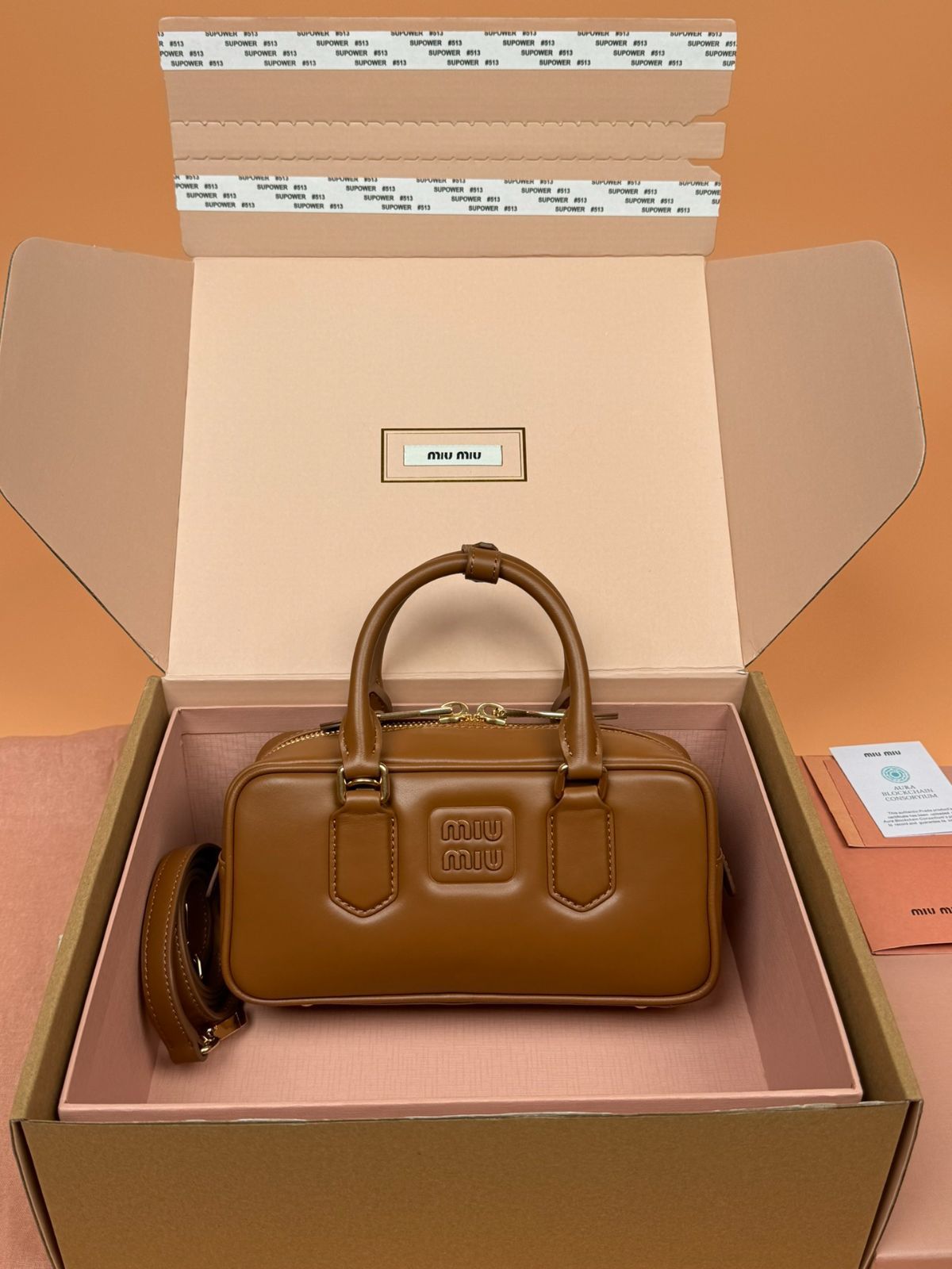 miumiu クロスボディ