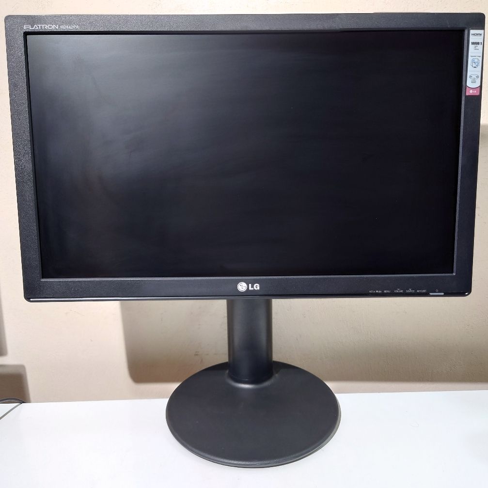 美品】ディスプレイ 24インチ LG FLATRON LCD W2442PA フルHD 液晶 