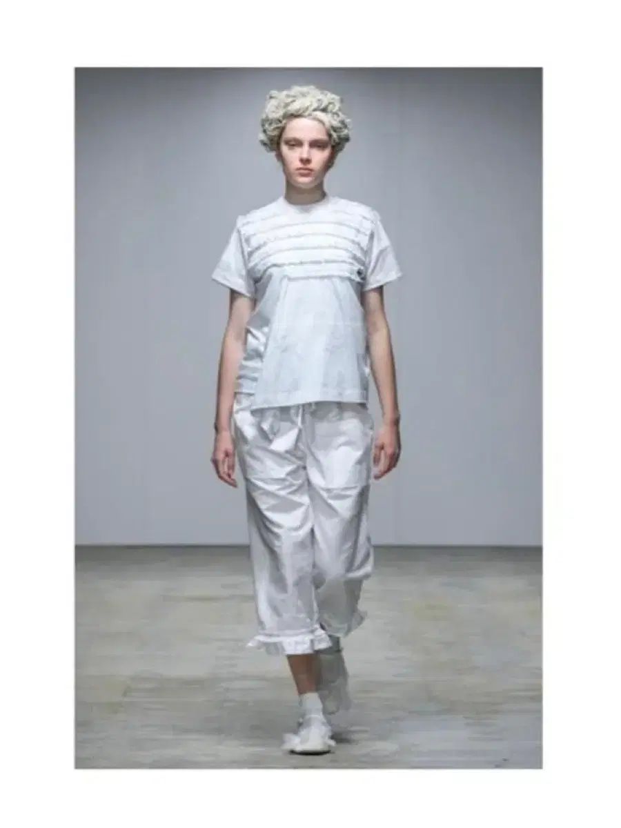 frill pants