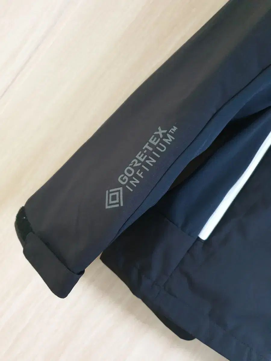 ネパ ゴアテックス ジャケット ウィンドブレーカー