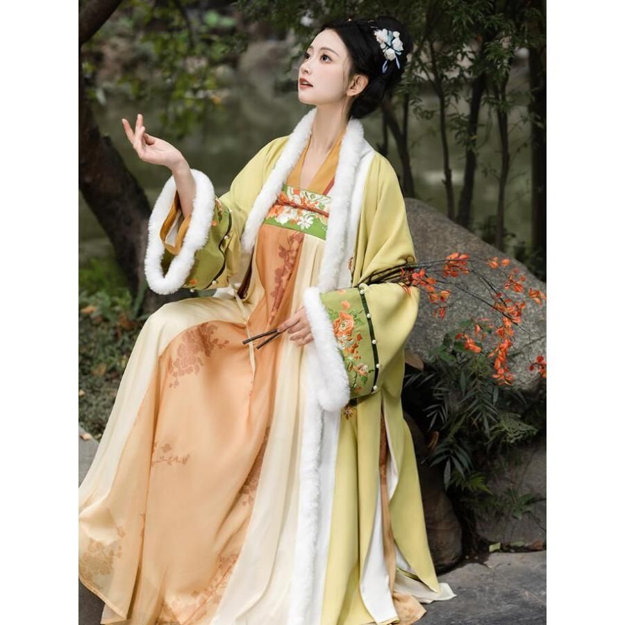 漢服ファー付きマント 花柄刺繍