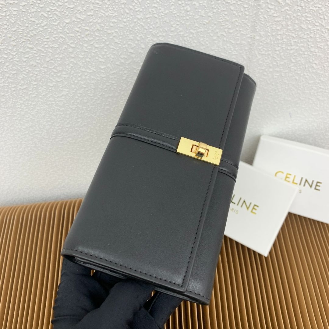 新品未使用 CELINE セリーヌ スモールトリフォールドウォレット セーズ タン 長財布【656497】 - メルカリ