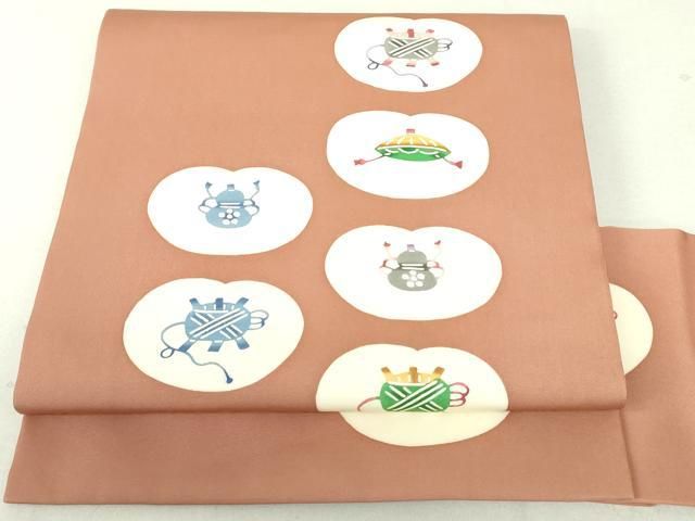 平和屋着物○塩瀬 九寸名古屋帯 刺繍 型染め 兎 枝笹文 黒地 正絹 逸品  