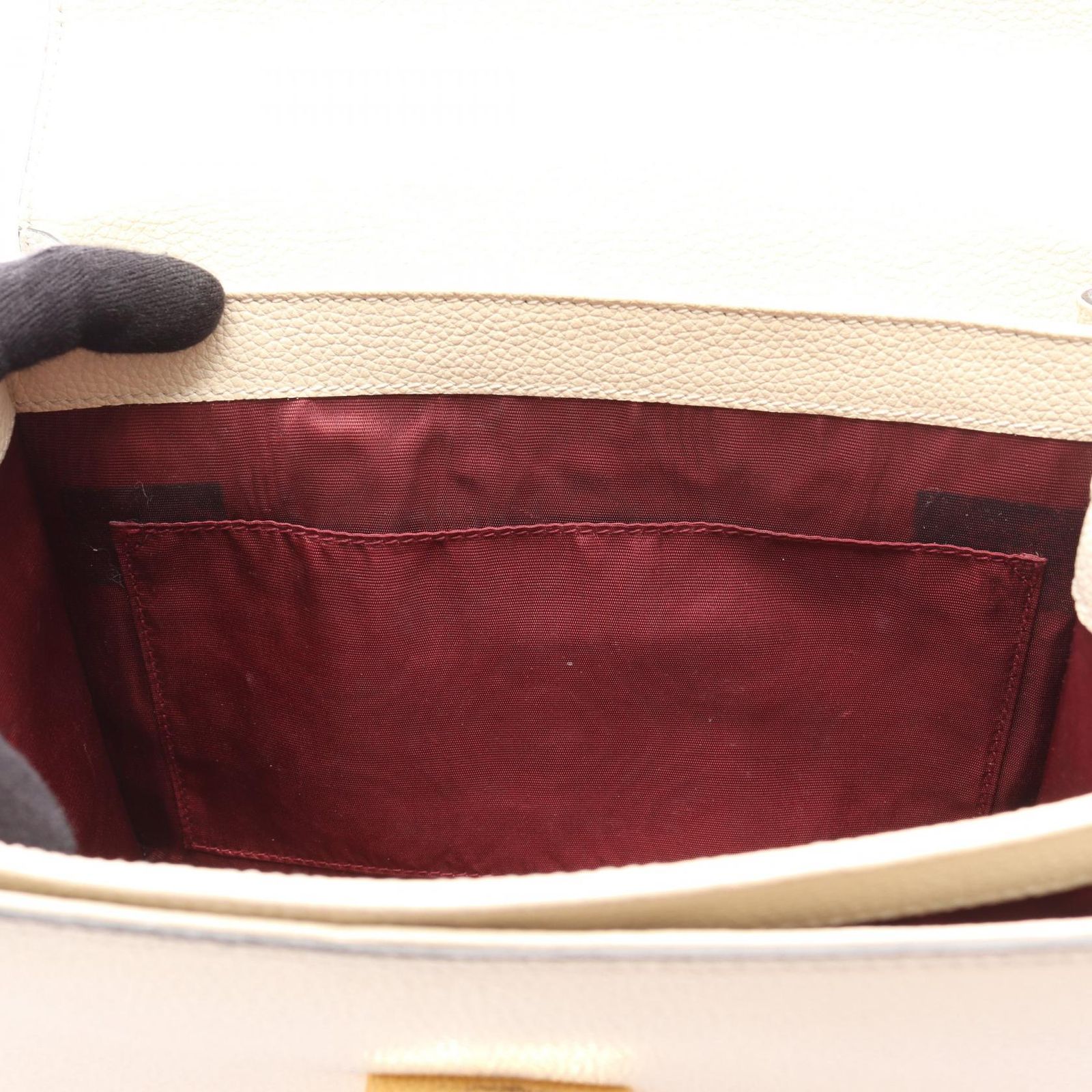 アイボリー レザー