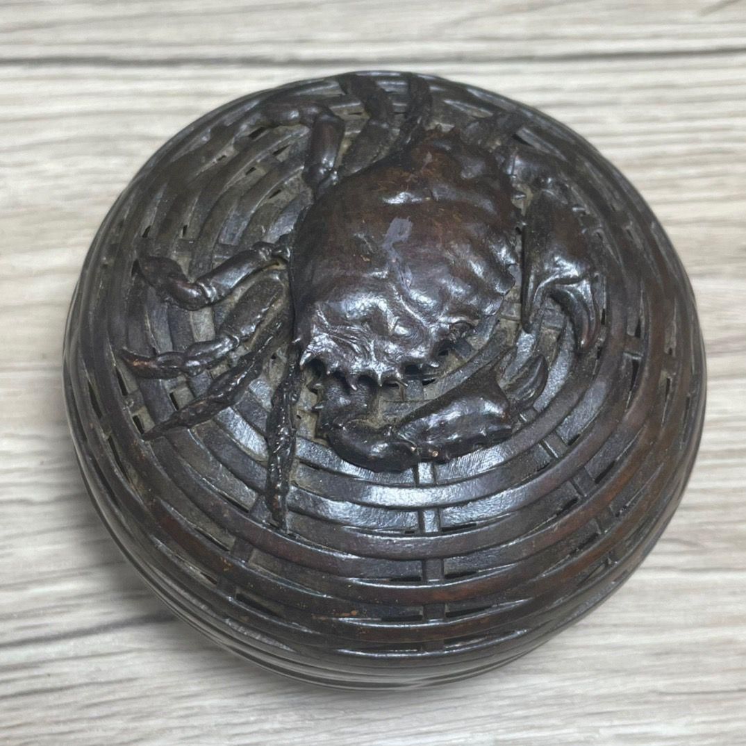 透かし彫り香炉 カニ 八方箱 香線 香挿 装飾品 工芸品 美術品