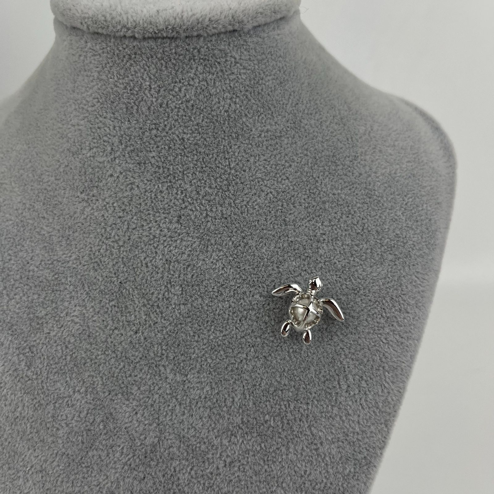 MIKIMOTO リボンモチーフ ヴィンテージ ブローチ MIKIMOTO】【仕上済】 ミキモト『K18WG リボンモチーフ ブローチ