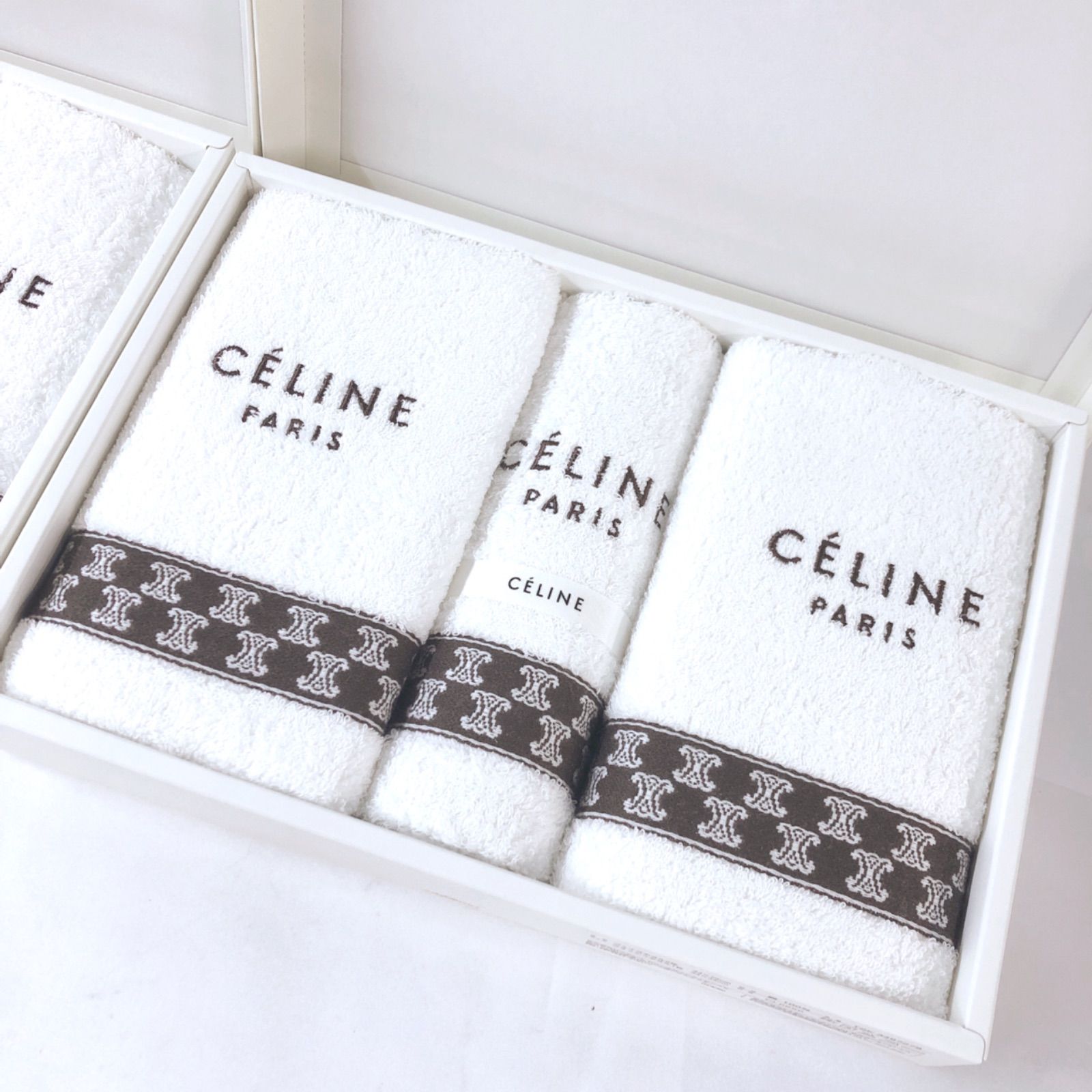 CELINE/セリーヌ タオルセット 2箱 - メルカリ