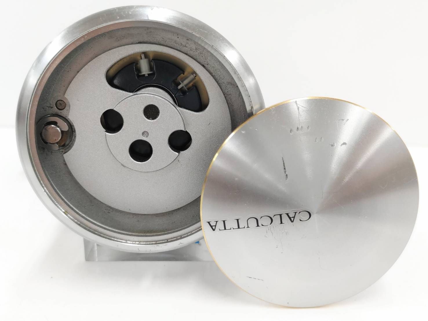 シマノ 05カルカッタ 200（01）バス　雷魚　シーバス　ロックフィッシュ 春爆セール！】【極良品】シマノ 05カルカッタ 200（01）バス ナマズ