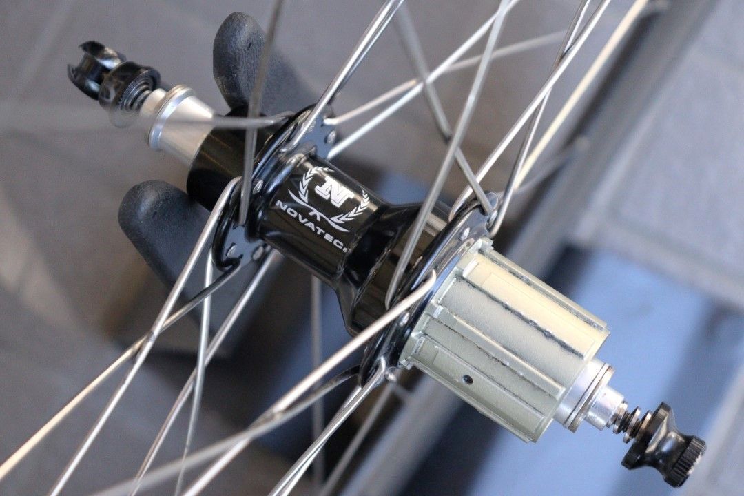 ジップ ZIPP 404 カーボン チューブラー ホイール シマノ 10S リム ジップ ZIPP 404 カーボン チューブラー ホイール シマノ 10S リム