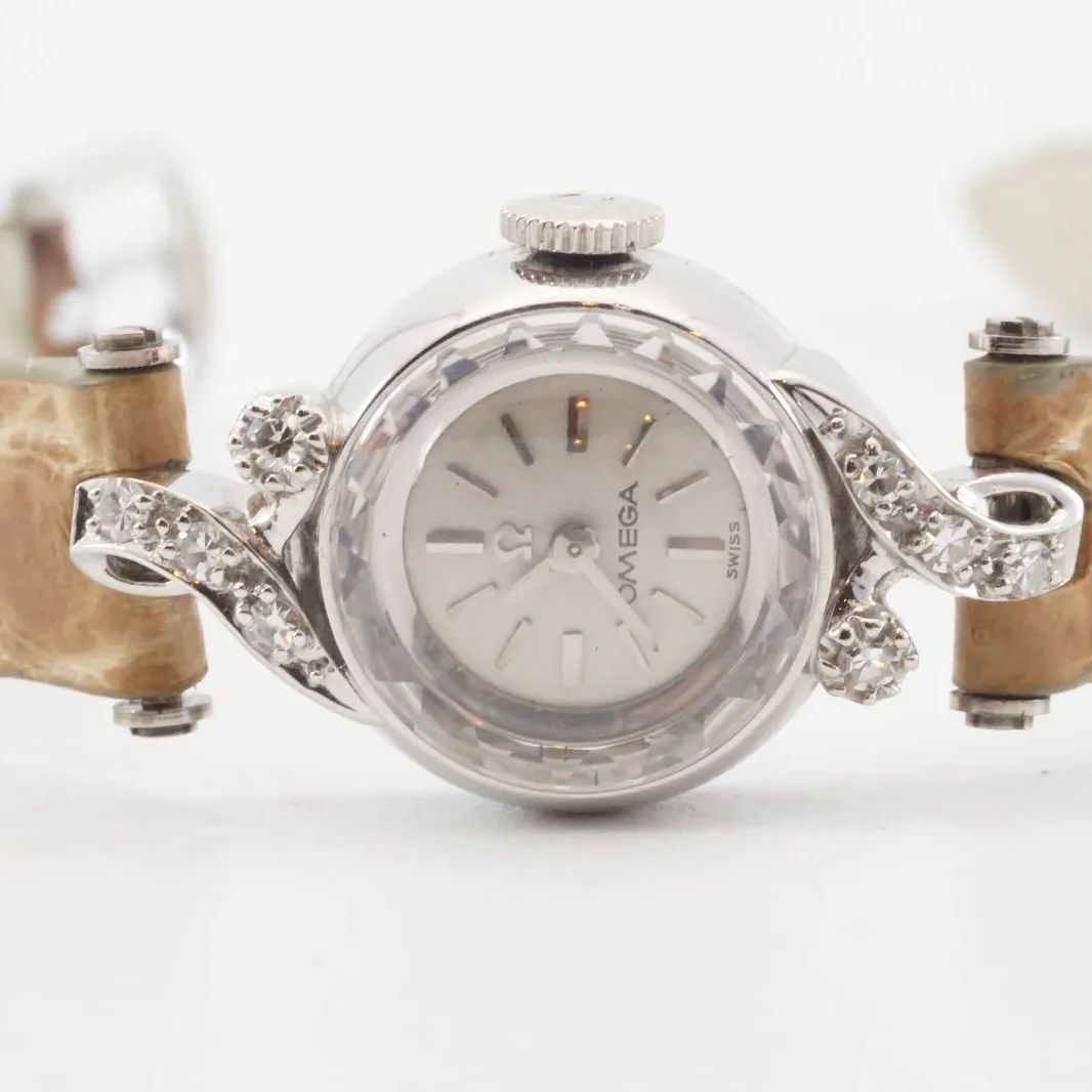 OMEGA オメガ 手巻き シルバー文字盤 カットガラス 天然ダイヤモンド OMEGA オメガ 手巻き シルバー文字盤 カットガラス 天然ダイヤモンド