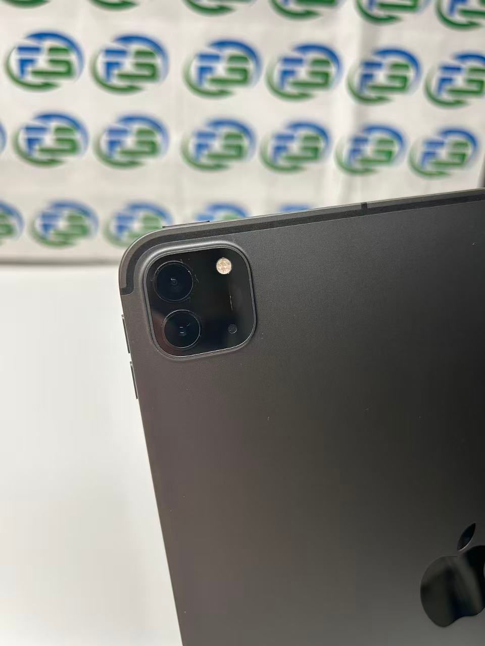 WiFi＋cellularモデル 128GB