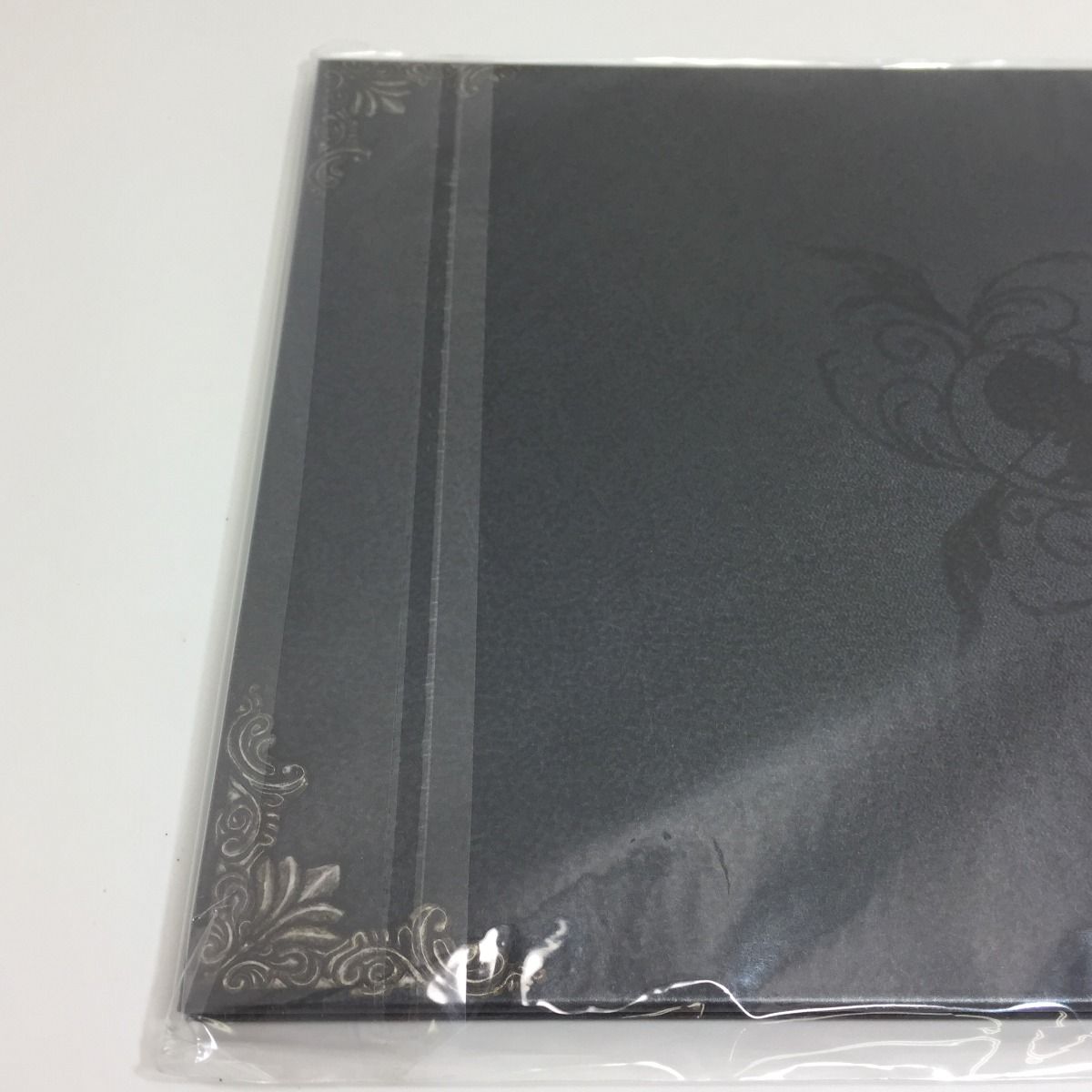 バイオハザード ヴィレッジ 絵本(〜Village Shadows〜) ◎◎イーカプコン 限定 バイオハザード ヴィレッジ アートブック