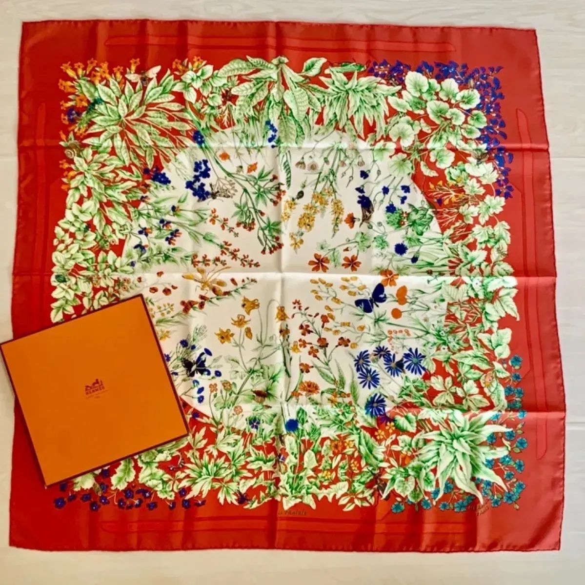 値下げ！HERMES エルメス カレ90 スカーフ LA PRAIRIE 草原 シルク100