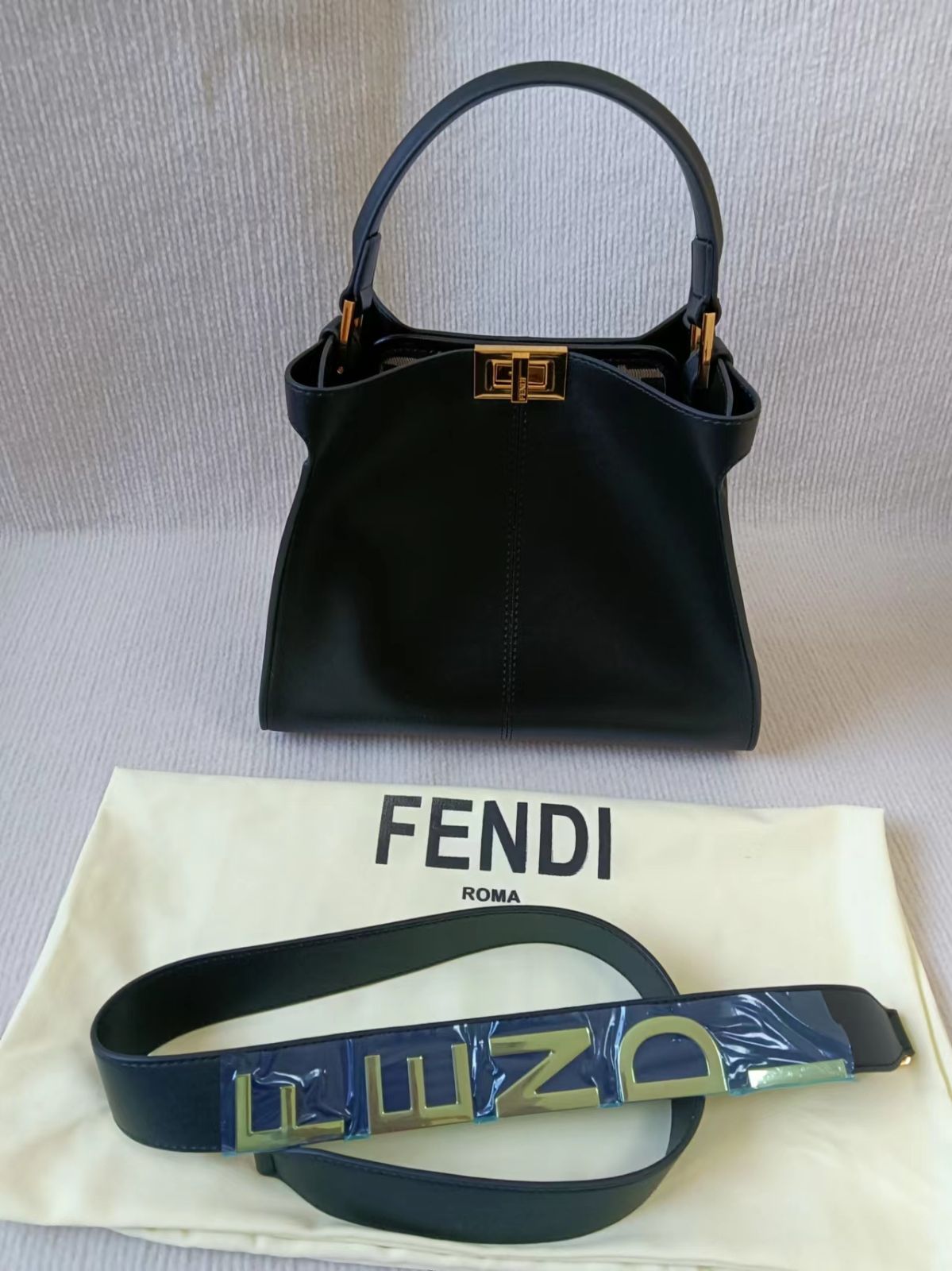 FENDI フェンディ ピーカブー セレリア ブラック