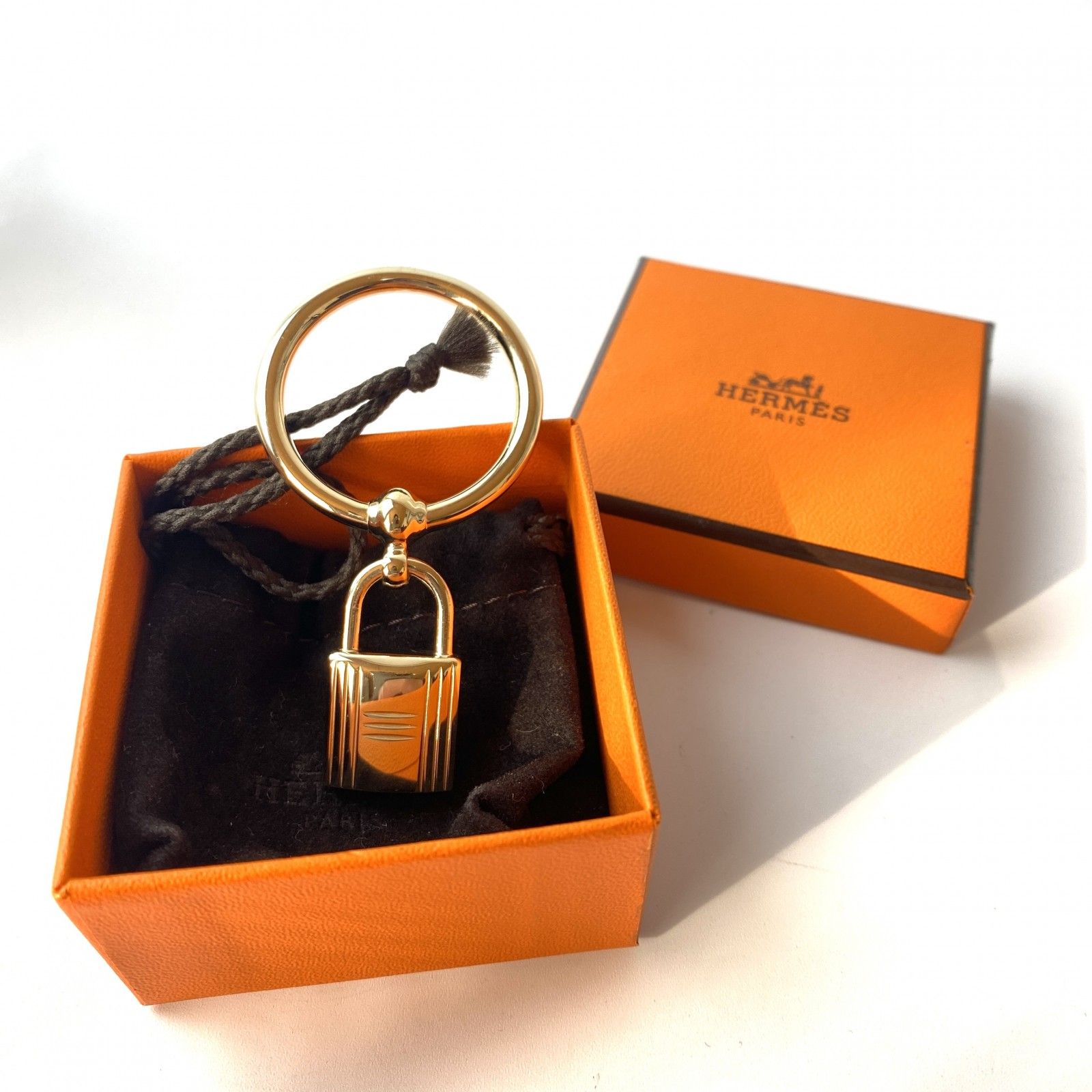 エルメス HERMES スカーフリング チャーム カデナ ゴールド 【公式通販】