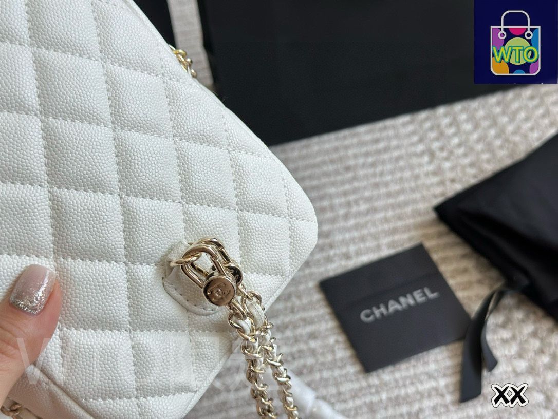 【日常使いから特別なシーンにも♪】CHANEL ショルダーバッグ 210.jpg