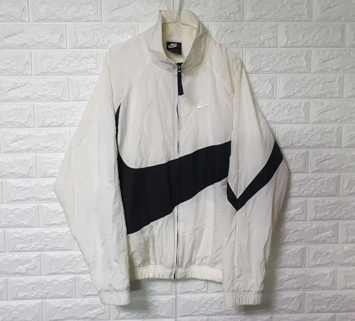Nike(ナイキ） ビックスウォッシュ ウィンドブレーカー 出品