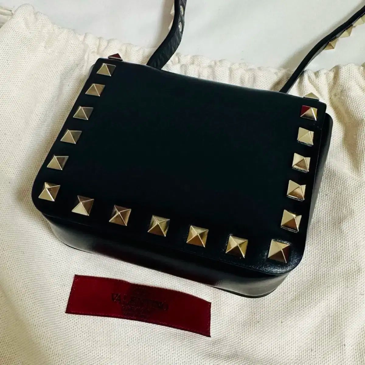 ヴァレンティノ ロックスタッズ ミニバッグ ブラック