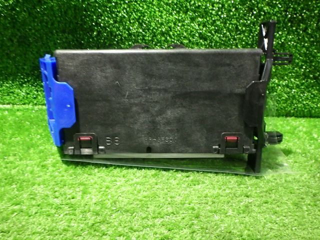 ムーヴ DBA-LA100S エンジンコンピューター デンソー 89561-B2050 89560-BA762 中古中古部品 ムーヴ LA100S ｴﾝｼﾞﾝｺﾝﾋﾟｭｰﾀｰ