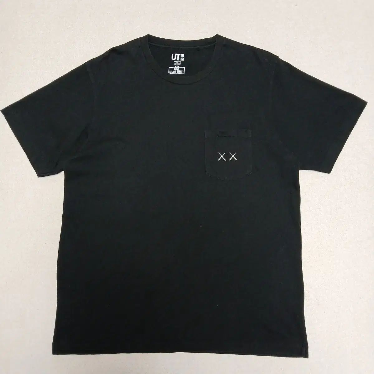 UNIQLO(ユニクロ) カウズ セサミ ストリート ( XL ）