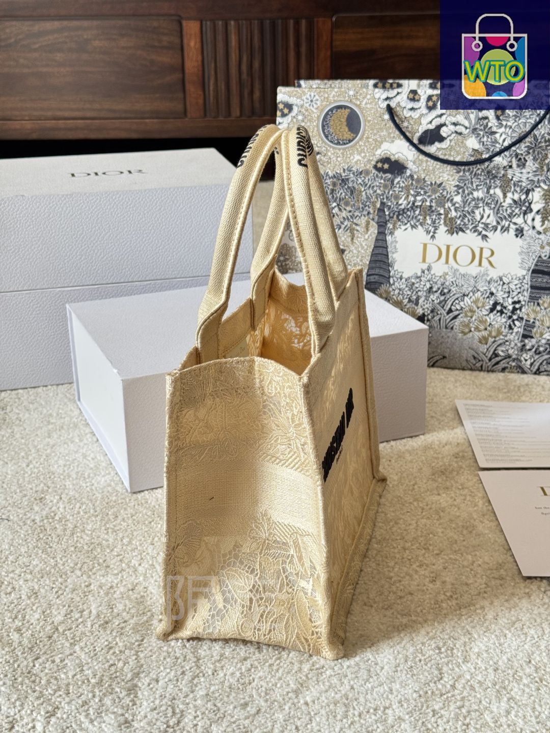 今日特価】Dior 25ss New Butterfly Embroidery Book Tote