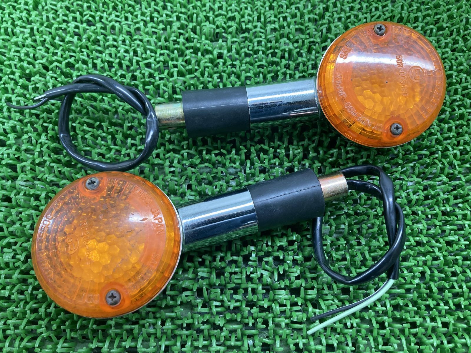 イントルーダー750 フロントウインカー 左右 35600-49A スズキ 純正 中古 バイク 部品 VR51A 修復素材に 割れ欠け無し 品薄 希少品