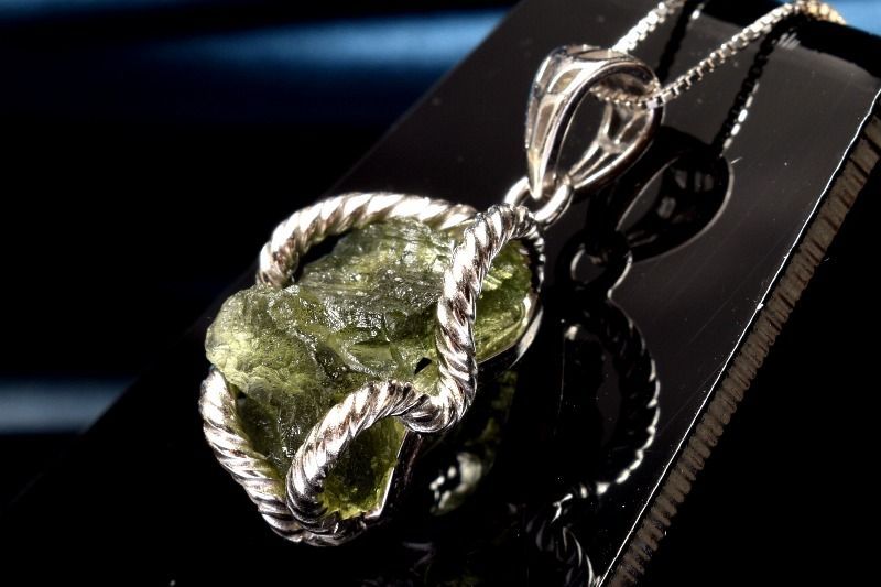 1点物】希少AA+☆シルバー925 モルダバイト 16x14mm 原石