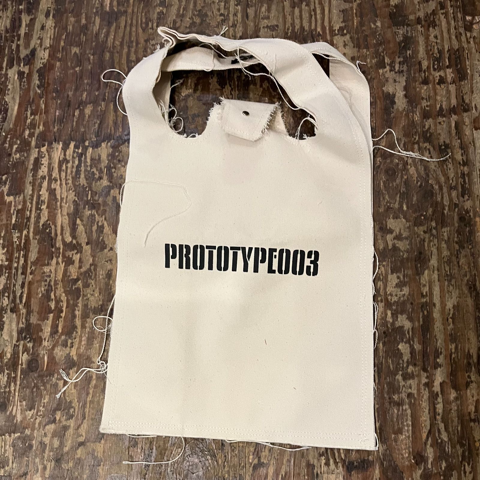 ベージュ