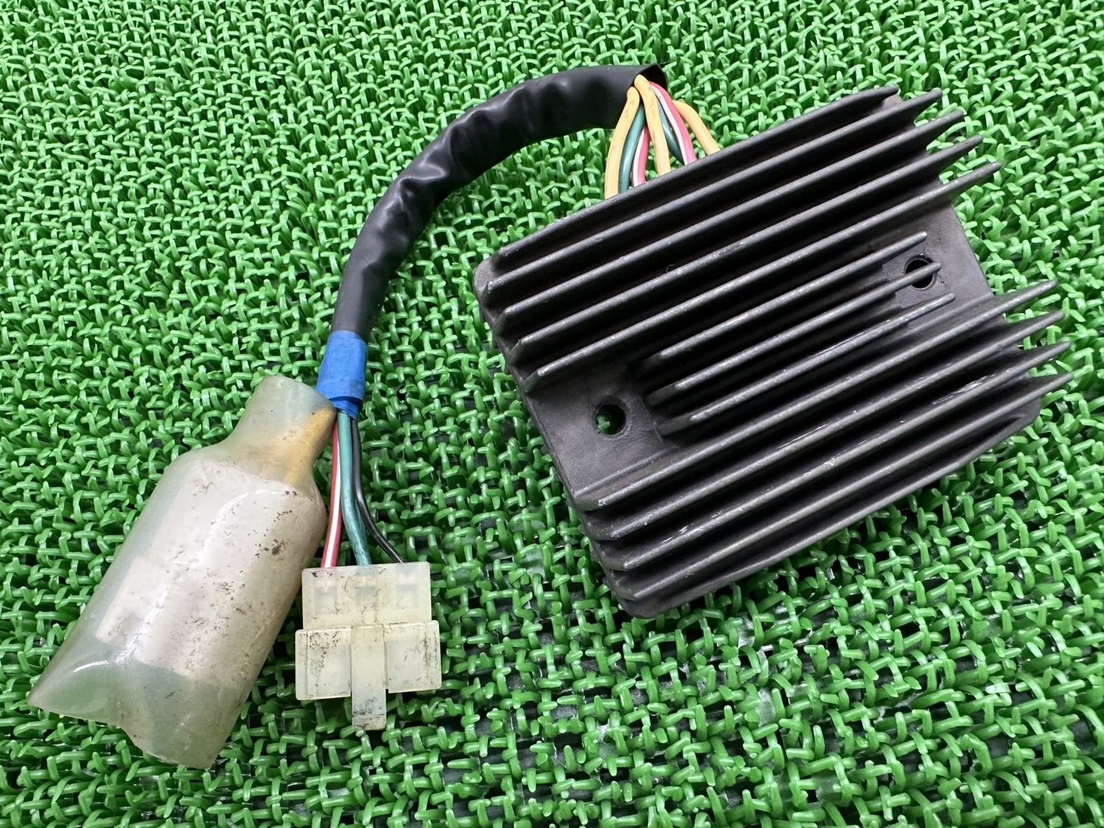 CB1300SF レギュレター ホンダ 純正 中古 バイク 部品 SC40 新品