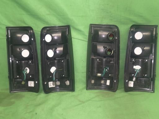 【中古】ランクル用の社外テールランプ 片側2個、左右