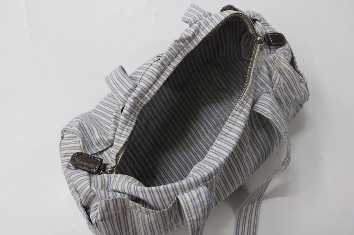 ボストンバッグ