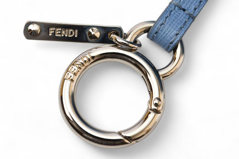 【P子 様】FENDI フェンディ　ポンポンチャーム　ファー　バッグチャーム　青 2025年最新】フェンディ ポンポンチャーム チャームの人気