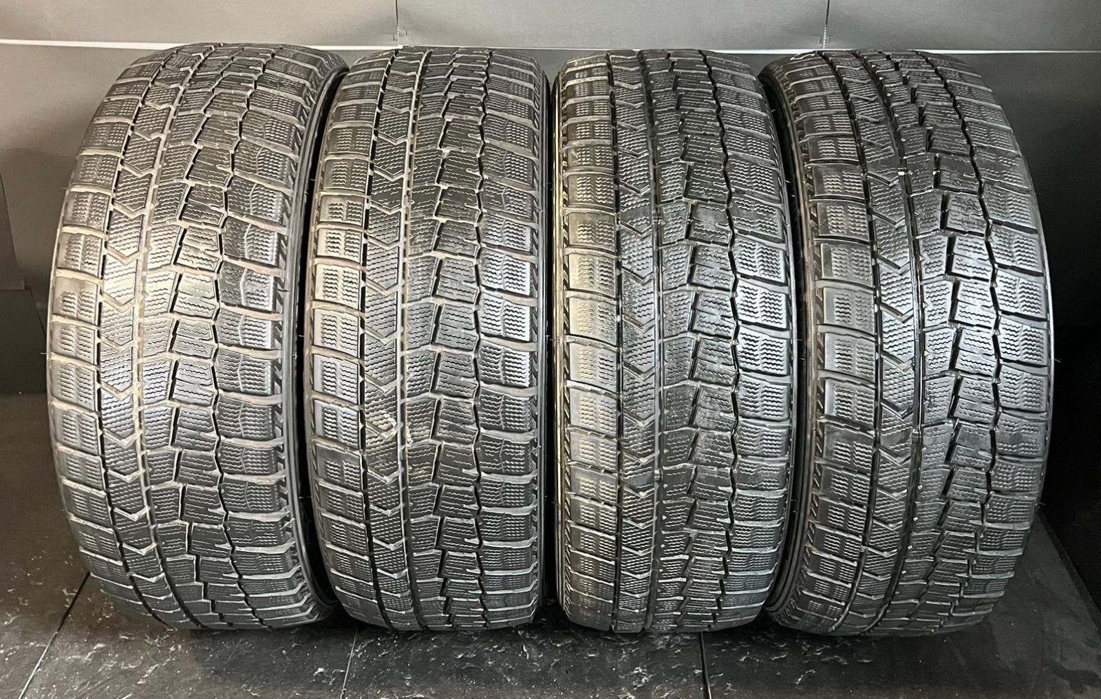 製 約8～8.5分山 ダンロップ DUNLOP ウィンターマックス WINTER MAXX WM02 スタッドレス 215 45R17 4本 h_319