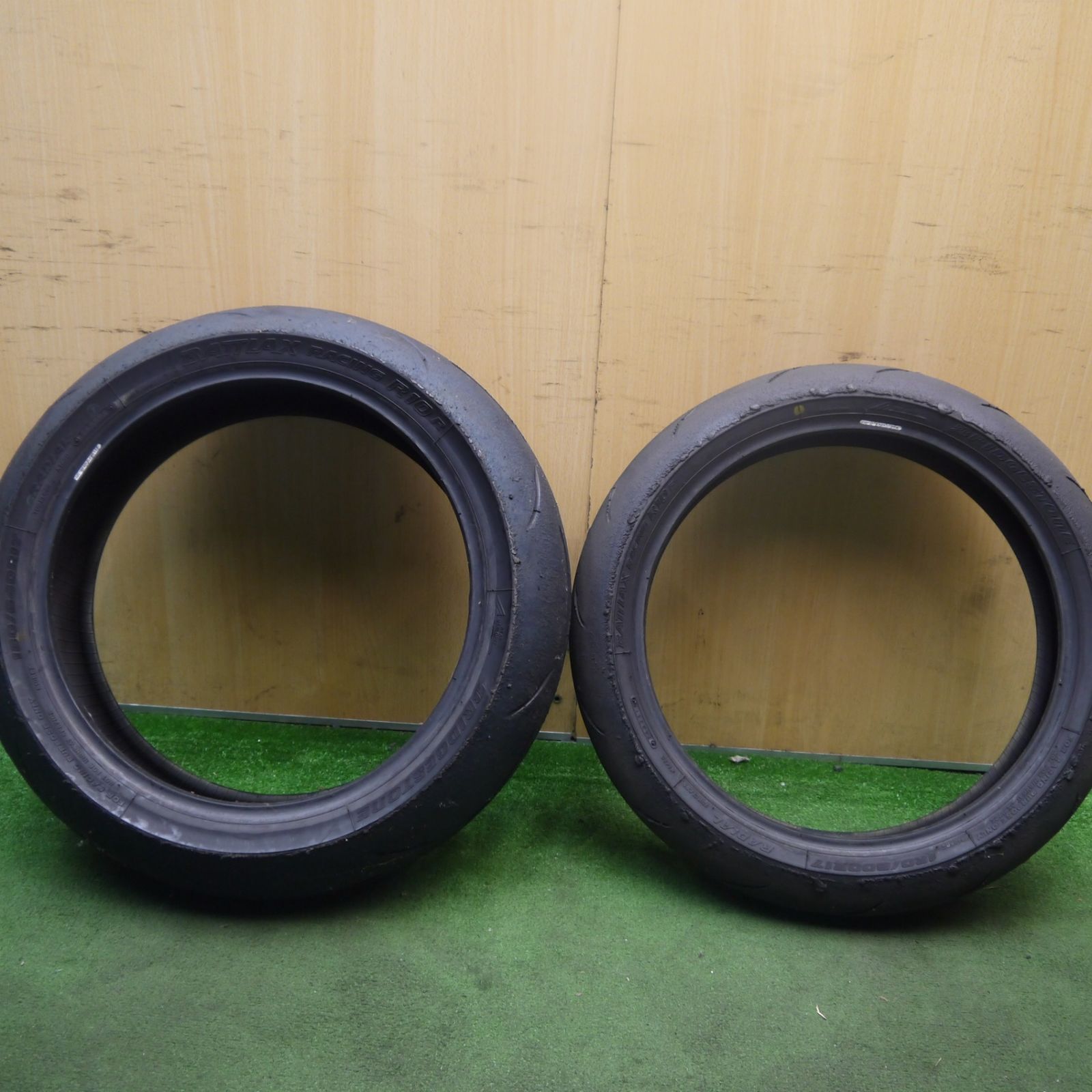 前後セット 2本 バイク タイヤ 120 600R17 180 640R17 ブリヂストン バトラックス レーシング R10R レース 17インチ CBR600RR 等 5092212Hノタ