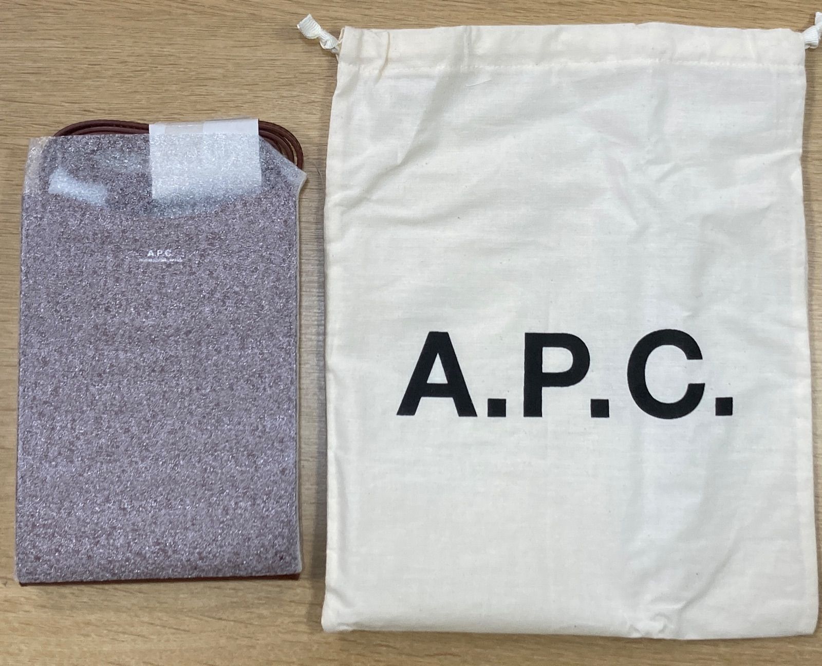 A.P.C. ジェイミー　ネックポーチ　新品　ブラック　レザーバッグ　　APC