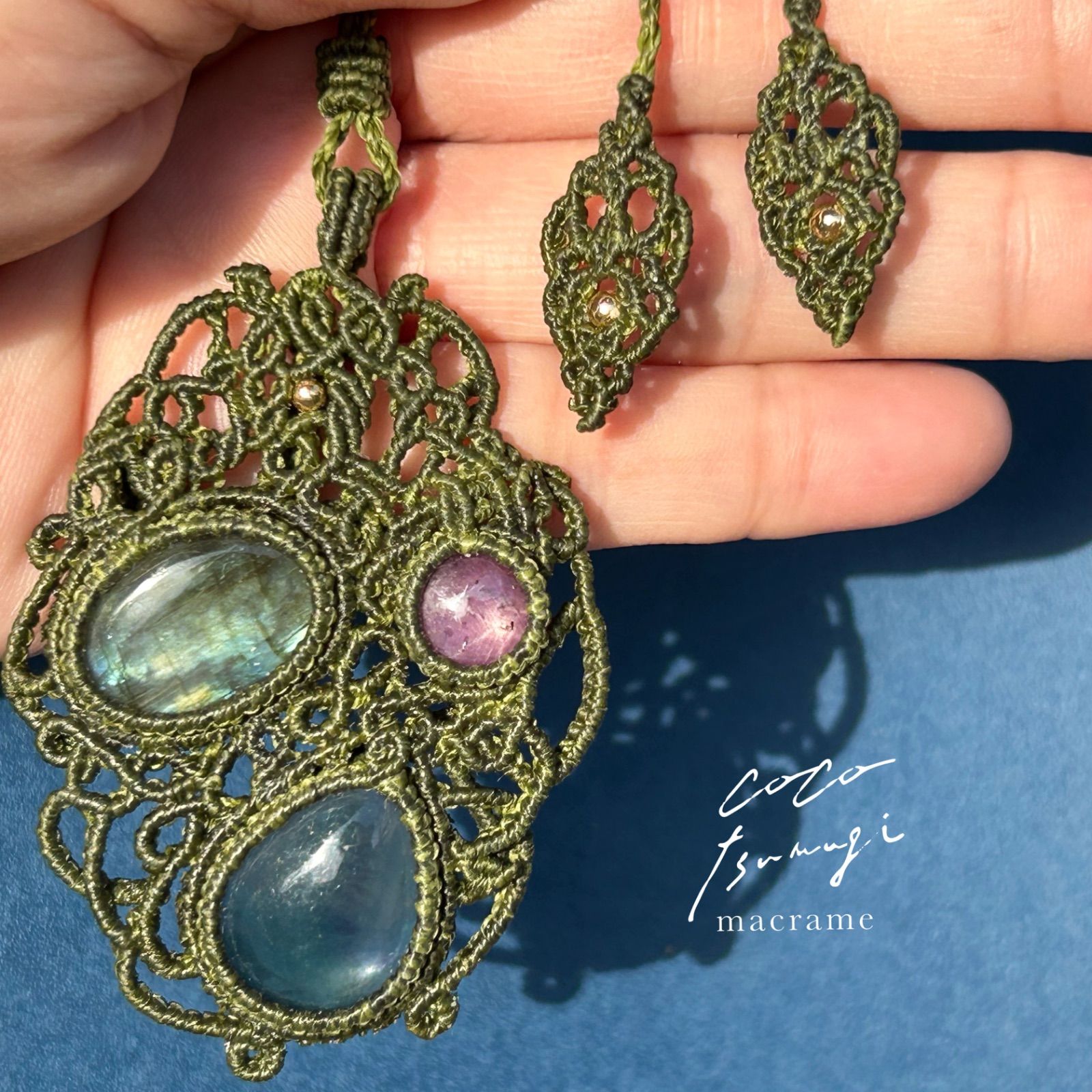 ルビー、フローライト、ラブラドライトのマクラメネックレス ストア