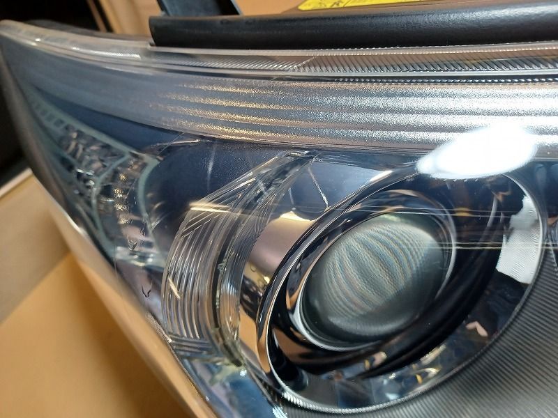 AHR20W 右ヘッドランプ