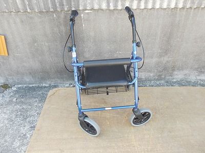 送料無料（一部地域を除く）　歩行器　シルバーカー　ハッピーIINB　キズ有　　　ts-26-0518-06 送料無料（一部地域を除く）歩行器 シルバーカー ハッピーIINB TS-25