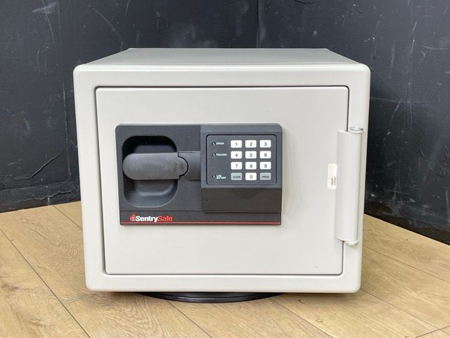 セントリー 耐火金庫 【中古】 Sentry Safe SB0507 テンキー式 グレー 手渡し歓迎 /57917 - メルカリ