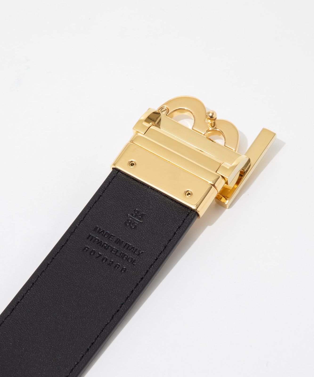 [BURBERRY] ベルト8070286 MB TB 35MM PLAQUE RVS DFCメンズ ARCHIVE BEIGE/GOLD