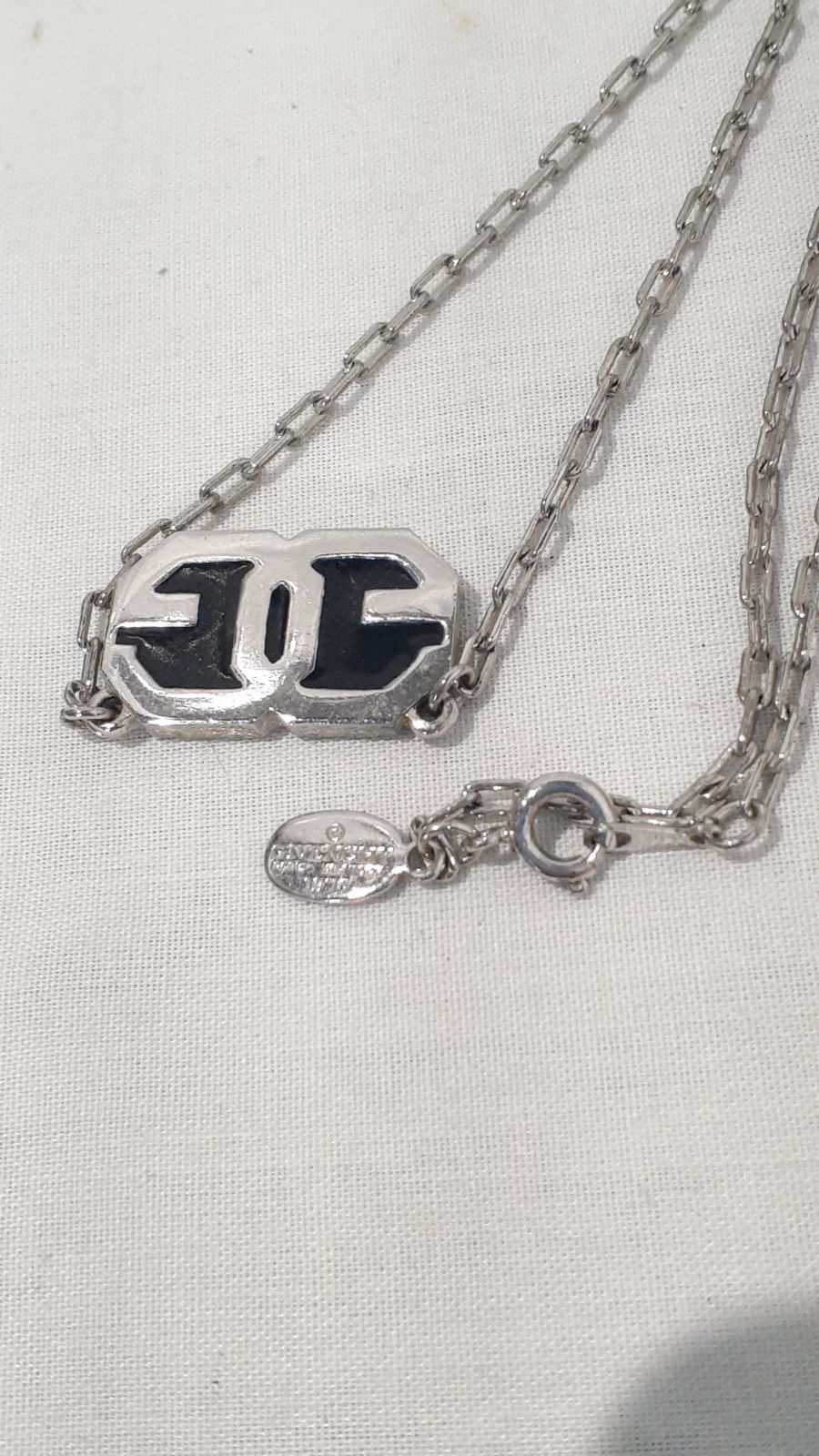 GIVENCHY ジバンシィダブルロゴ ネックレス ロゴ シルバ ペンダント 